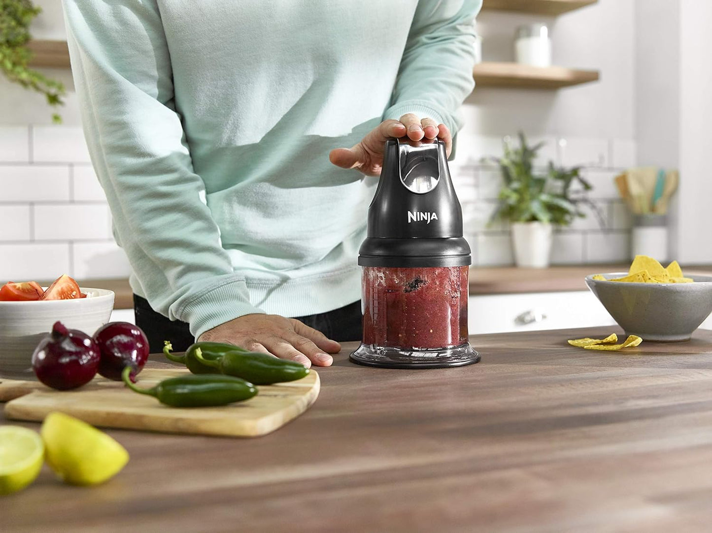 Ninja Food Chopper Express Chop with 200-Watt, 16-Ounce Bowl for Mincing, Chopping, Grinding, Blending and Meal Prep (NJ110GR)
